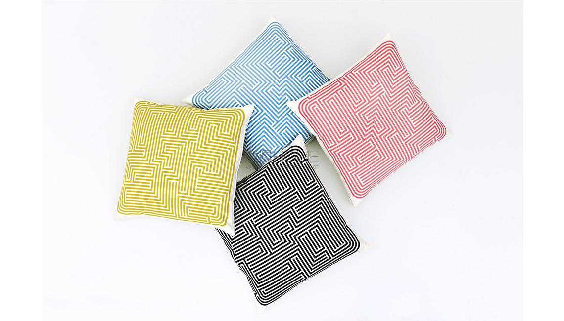 VITRAGraphic Print Pillows 抱枕
