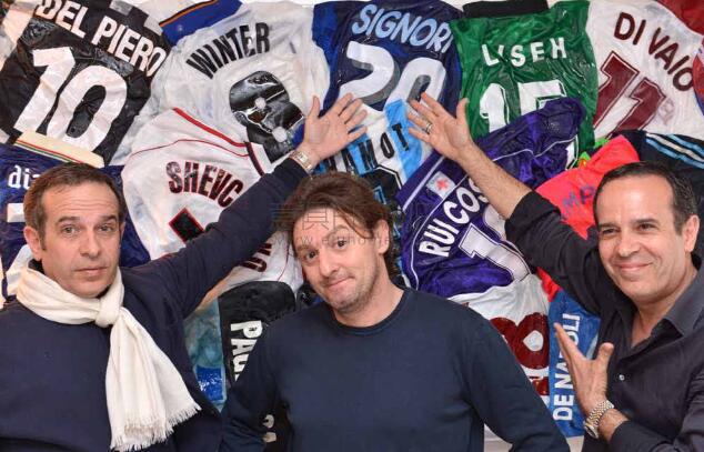 意俱，在這個圣誕帶給您意大利純正的足球藝術(shù)品