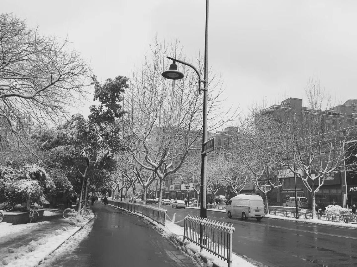 看窗外銀裝素裹，享室內溫暖如春