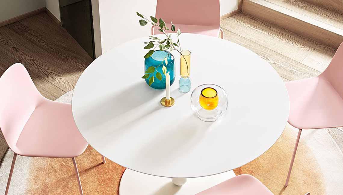 CALLIGARISMetal and polypropylene chair金屬椅子