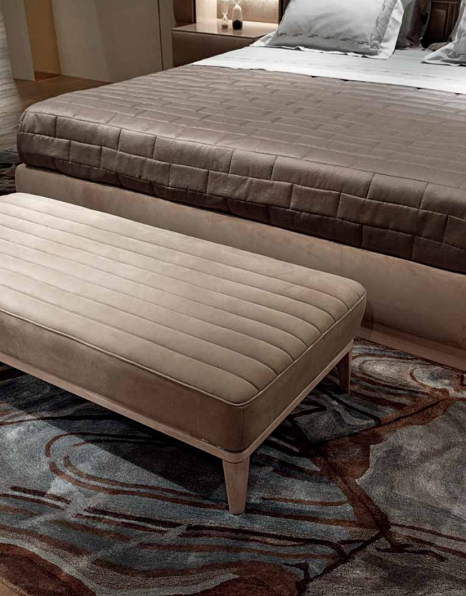 VISIONNAIREBLONDIE床尾凳