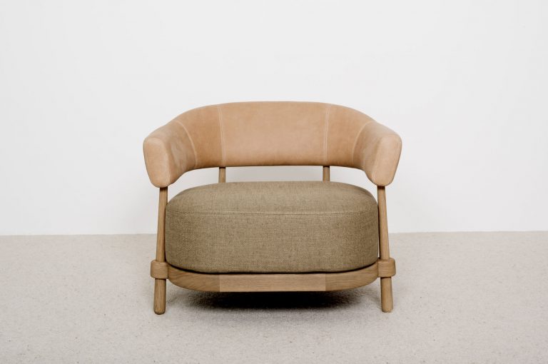 CHRISTOPHE DELCOURTGUM FAUTEUIL休閑椅