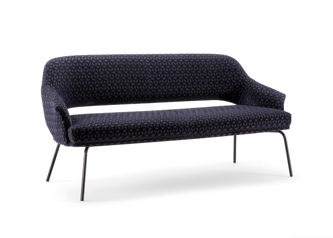 WINGS SOFA WITH METAL BASE O76 DL多人沙發(fā)