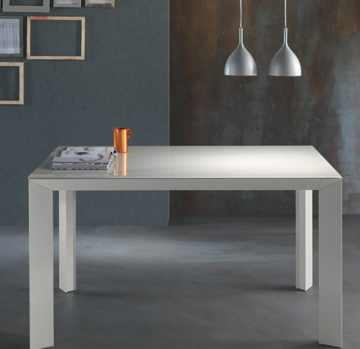 RIFLESSIMANHATTAN CRISTALLO餐桌